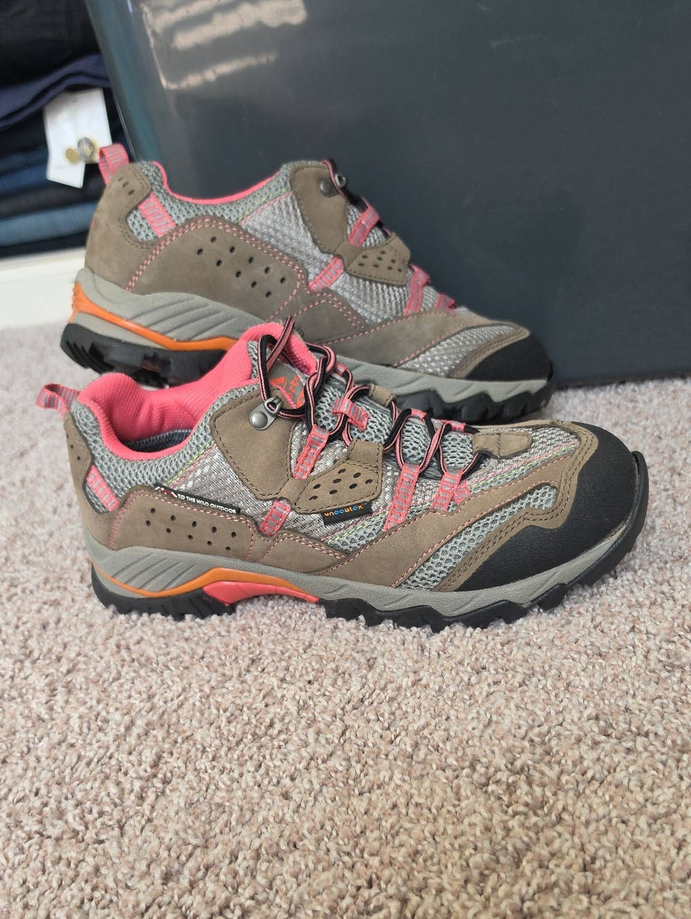 ☆ Clorts Pink & Tan Womens Hiking Shoes ☆ HKL-829B ☆ Size 9 ☆